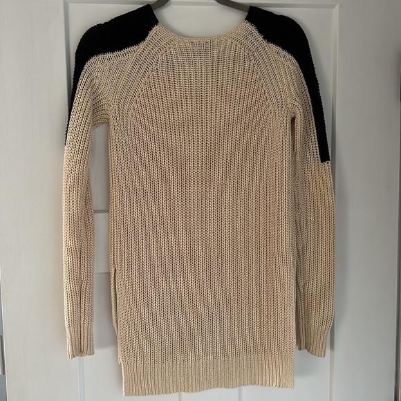 Ann Taylor XS structured sweater - Picture 3 of 4
